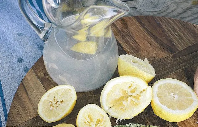 beneficios agua limon