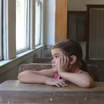 ¿Por qué mi hijo no quiere ir al cole según Carlos González?