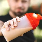 Proteína en polvo: beneficios, usos y precauciones a tener en cuenta